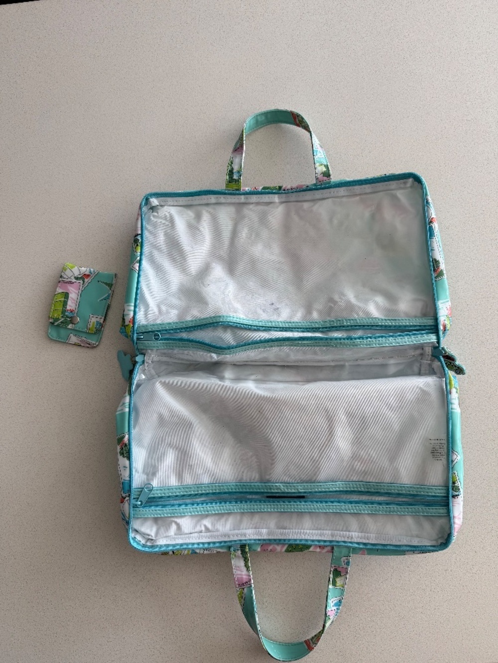 Nick&Nora New York City Toiletry Bag Cosmetic Travel Organizer Matching Nail Kit - Picture 7 of 11